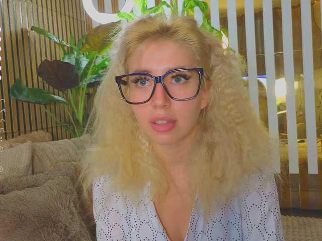 MiaLiaHot from BongaCams is Freechat