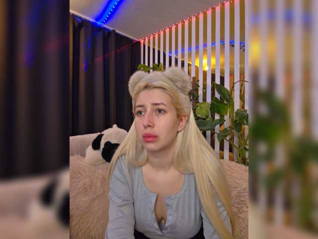 MiaLiaHot's BongaCams profile
