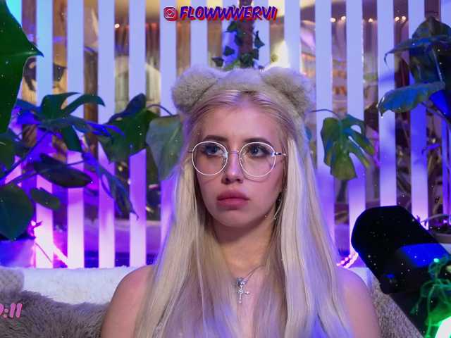 MiaLiaHot's BongaCams show and profile