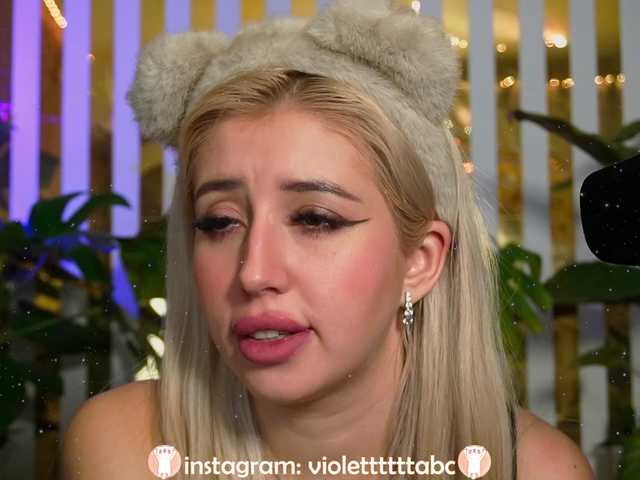 MiaLiaHot's BongaCams show and profile