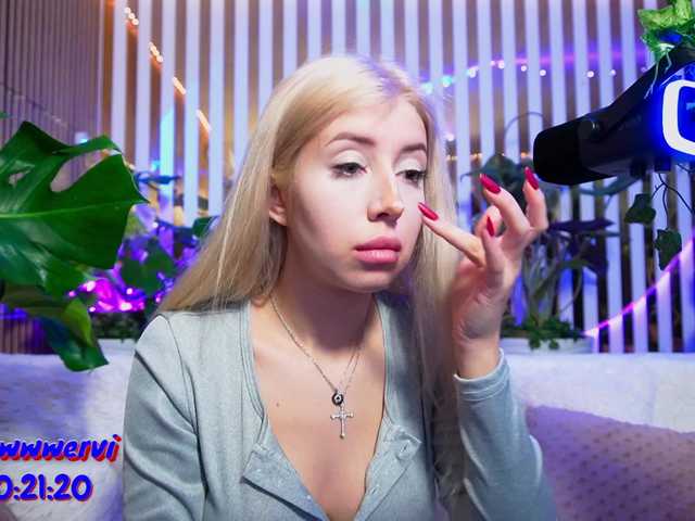 MiaLiaHot from BongaCams