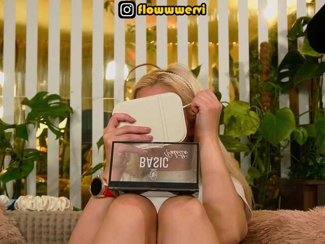 MiaLiaHot's BongaCams profile