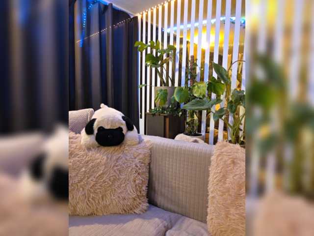 MiaLiaHot's BongaCams show and profile