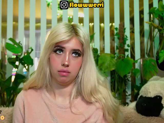 MiaLiaHot's BongaCams show and profile