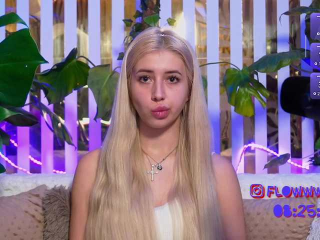 MiaLiaHot's BongaCams show and profile