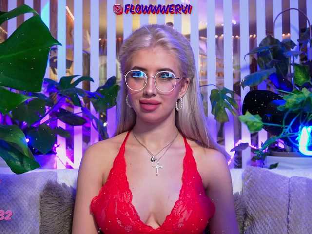 MiaLiaHot's BongaCams show and profile