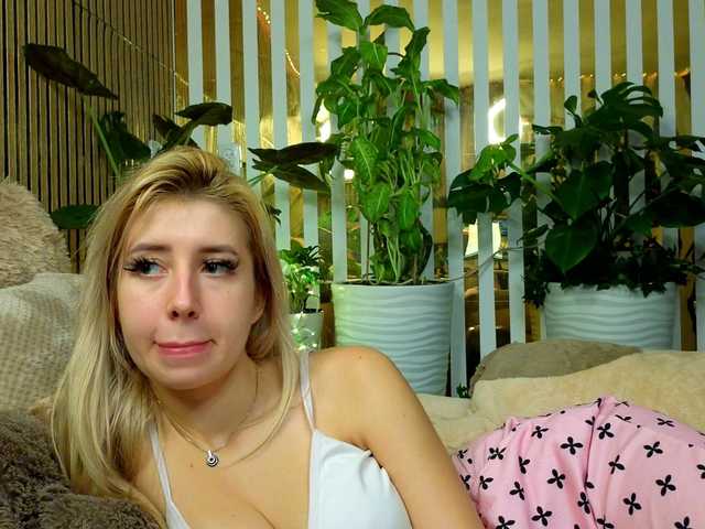 в попе у MiaLiaHot