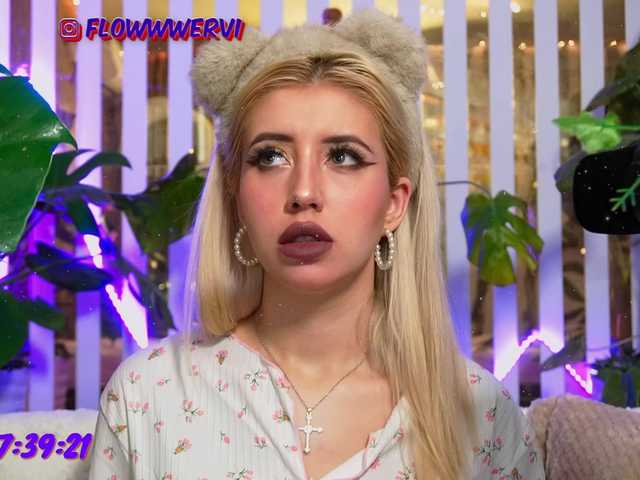 MiaLiaHot's BongaCams show and profile