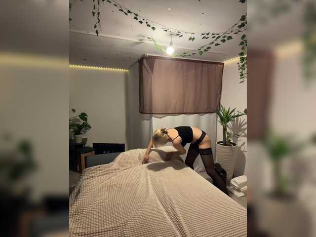  MiaLiaHot chat room