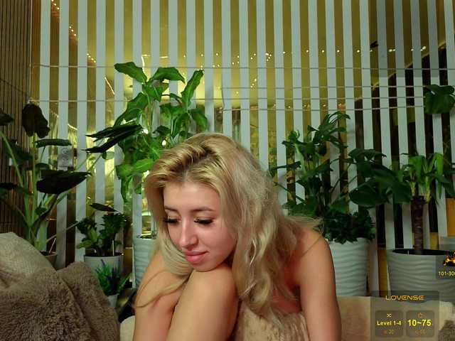 MiaLiaHot Live Webcam on BongaCams