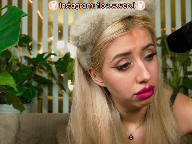 MiaLiaHot's BongaCams show and profile