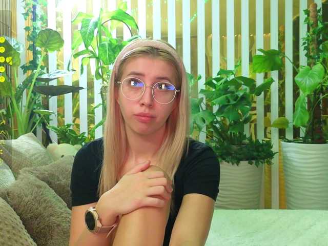 MiaLiaHot from BongaCams