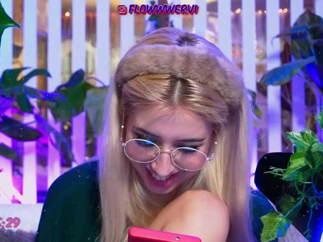 MiaLiaHot's BongaCams show and profile