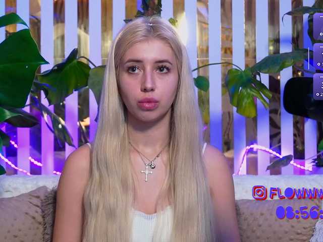 MiaLiaHot's BongaCams show and profile