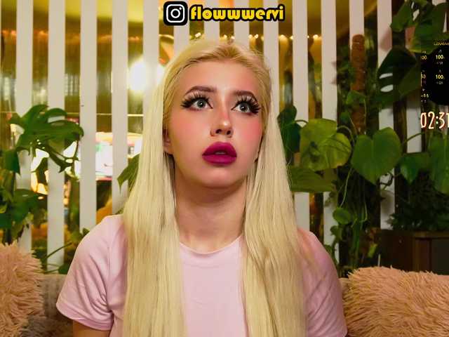 MiaLiaHot's BongaCams show and profile