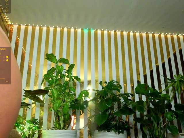 MiaLiaHot's BongaCams show and profile