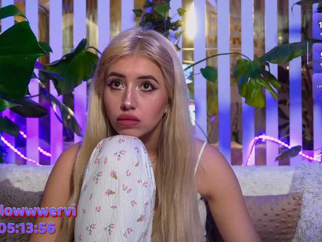 MiaLiaHot's BongaCams show and profile