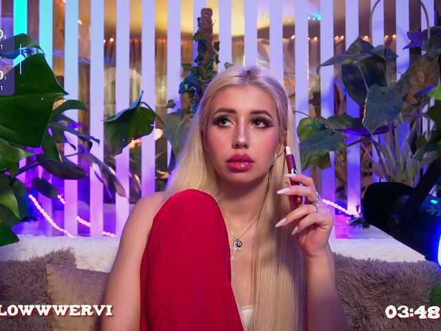 видео MiaLiaHot