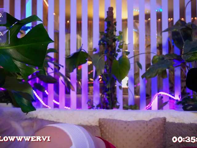 MiaLiaHot's BongaCams show and profile