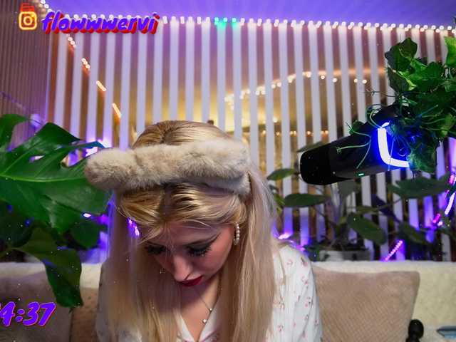 MiaLiaHot's BongaCams show and profile