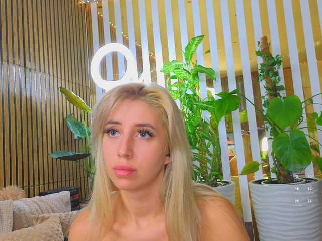 MiaLiaHot