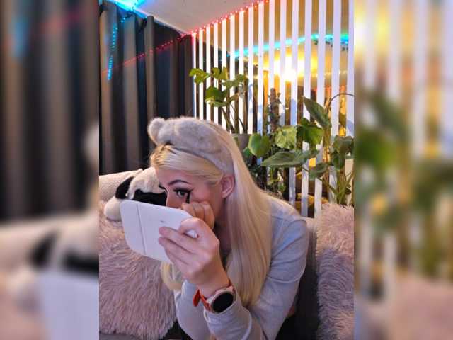 MiaLiaHot's BongaCams profile