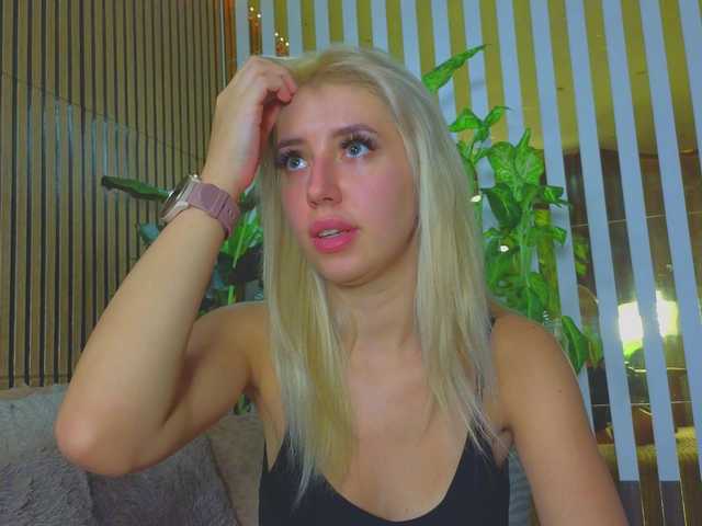 MiaLiaHot from BongaCams is Freechat
