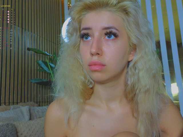 MiaLiaHot from BongaCams is Freechat