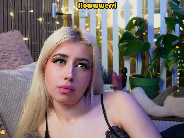 MiaLiaHot's BongaCams show and profile