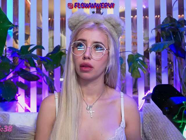 MiaLiaHot's BongaCams show and profile