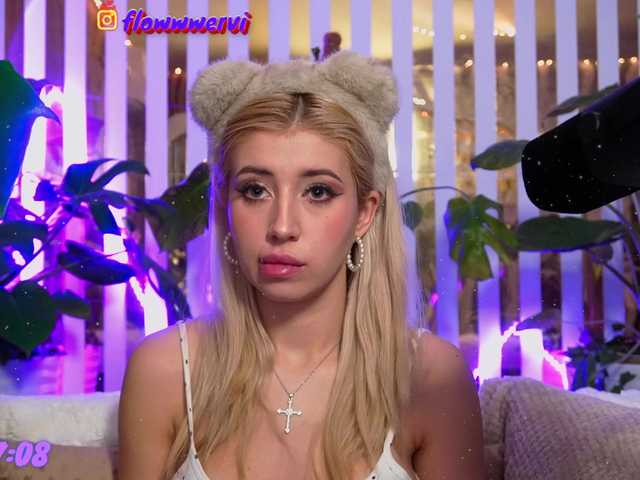 MiaLiaHot's BongaCams show and profile