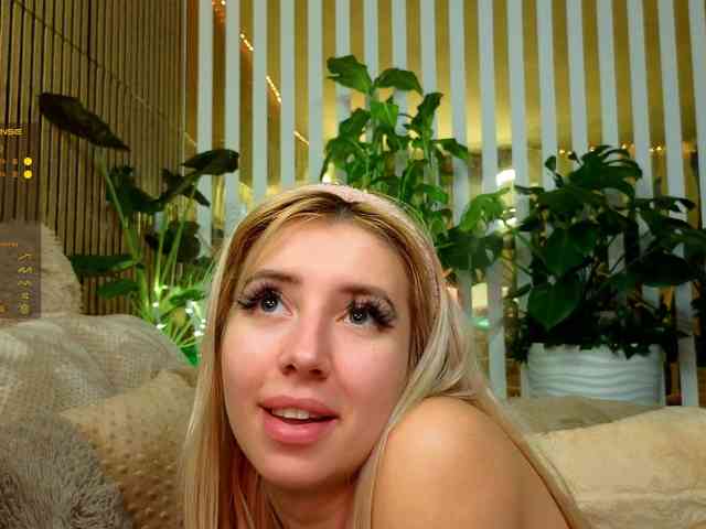 MiaLiaHot Live Webcam on BongaCams