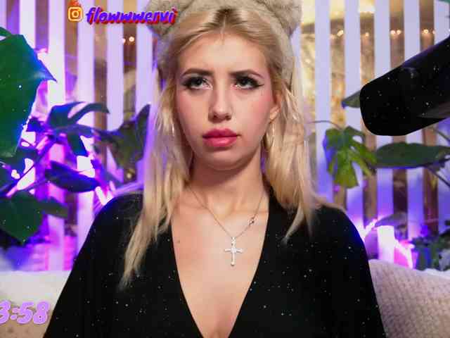 FlowwwerGirl webcam