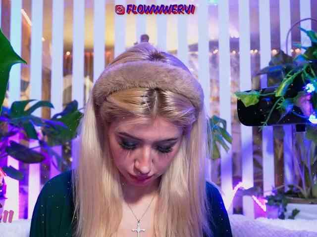 FlowwwerGirl webcam