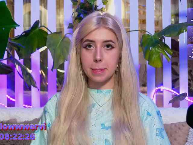 FlowwwerGirl webcam