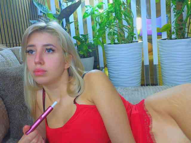MiaLiaHot