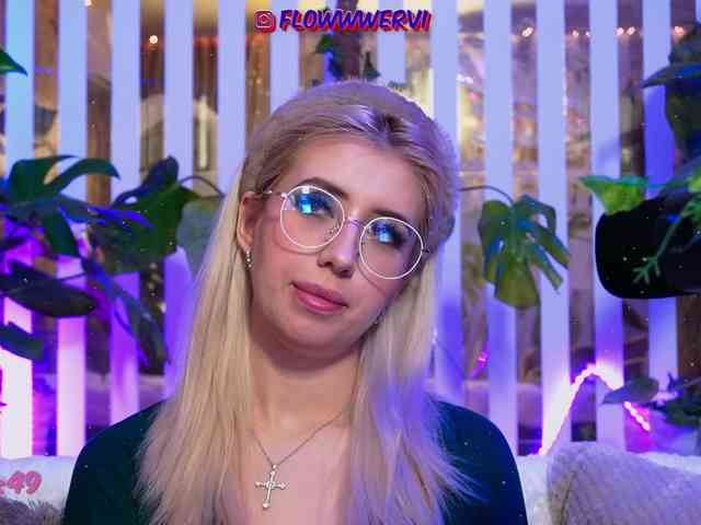 FlowwwerGirl webcam