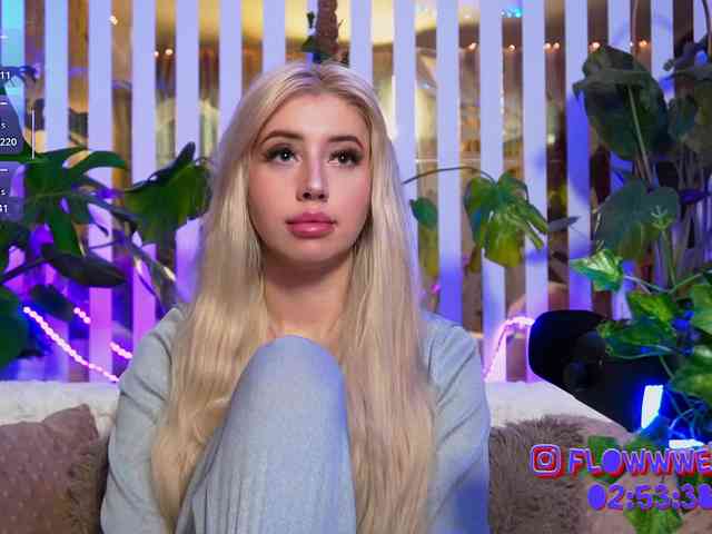 FlowwwerGirl webcam