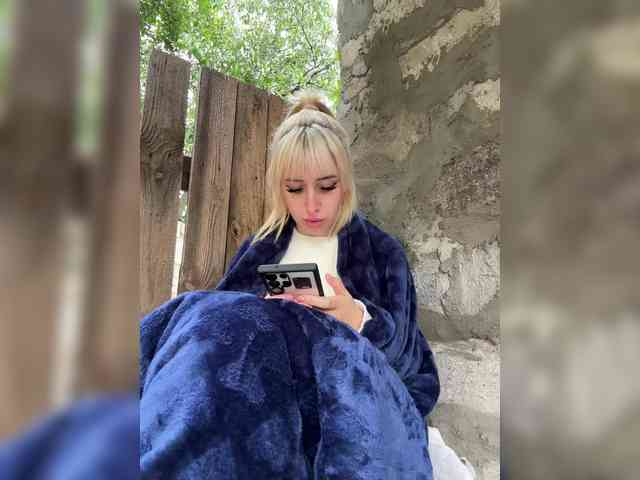 xxx chatroom MiaLiaHot