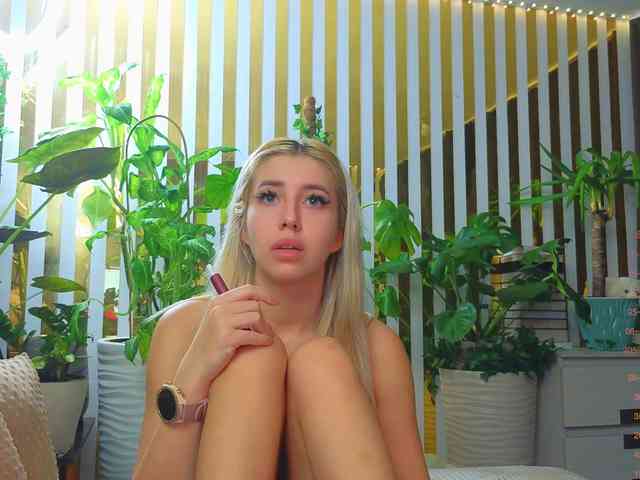 MiaLiaHot