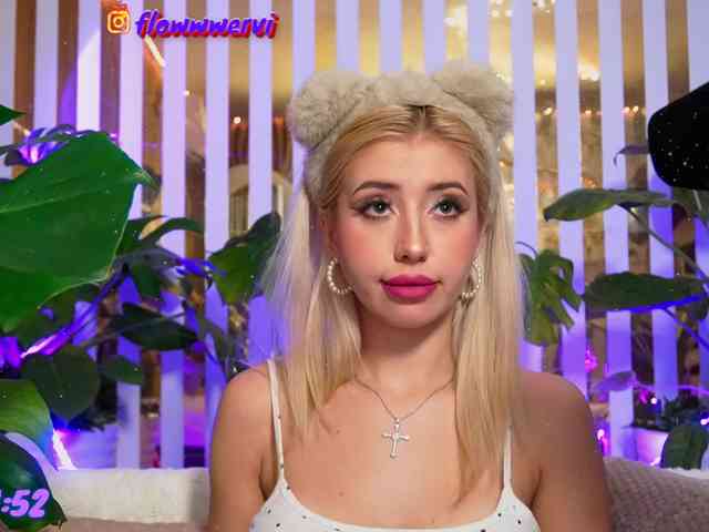 FlowwwerGirl webcam