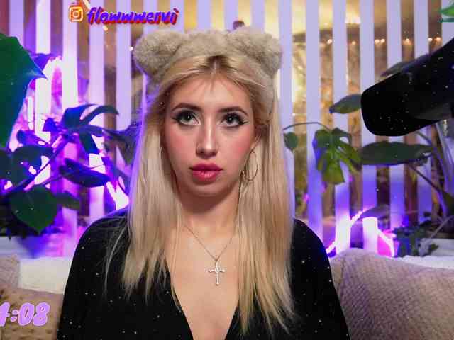 FlowwwerGirl webcam
