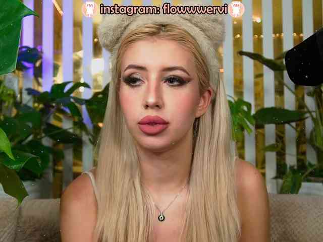 FlowwwerGirl webcam