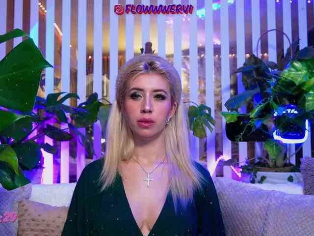 FlowwwerGirl webcam