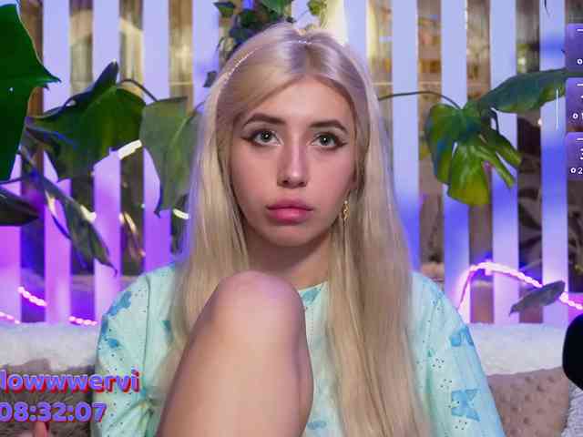 FlowwwerGirl webcam