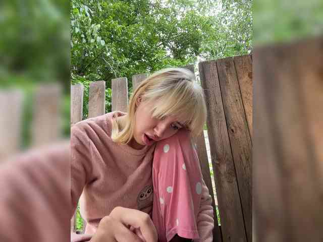 online nude chat room MiaLiaHot