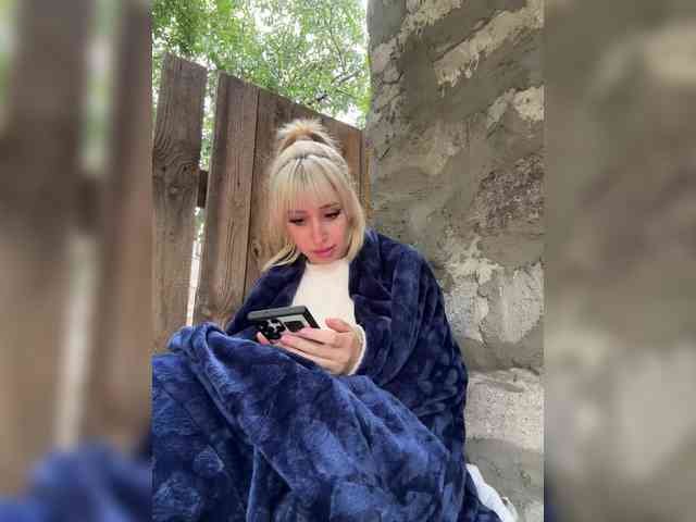 xxx chatroom MiaLiaHot