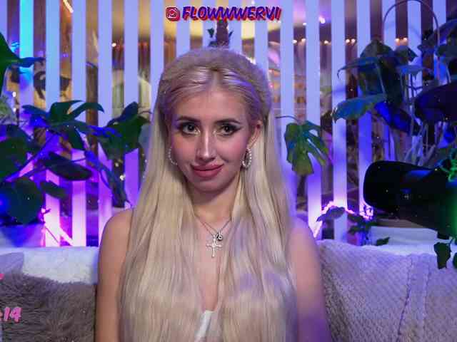 FlowwwerGirl webcam