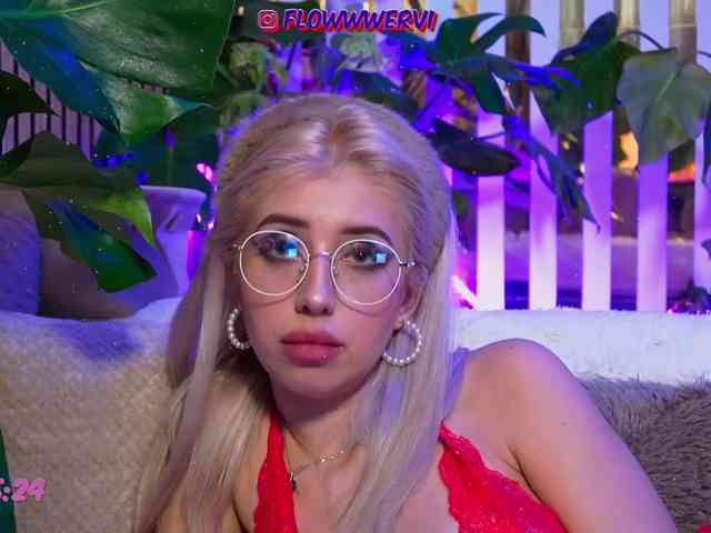 FlowwwerGirl webcam