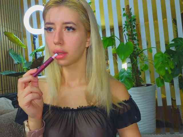 MiaLiaHot